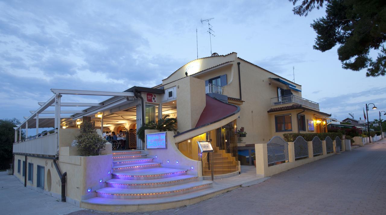 Hotel Gabbiano San Domino Exterior foto